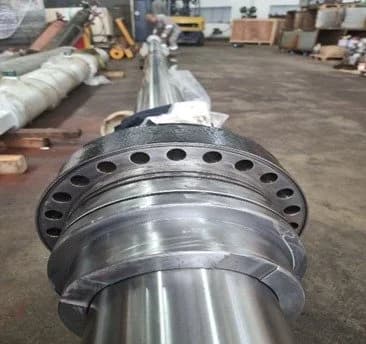 SLNC STAR: Six hatch cover hydraulic rams serviced